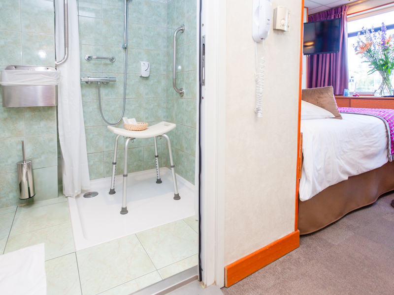 Middle Deck 1 Double Bed - Accessible Cabin Cat B